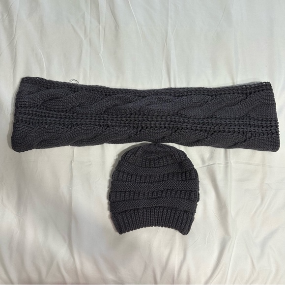Infinty Scarf and Hat - Picture 1 of 2